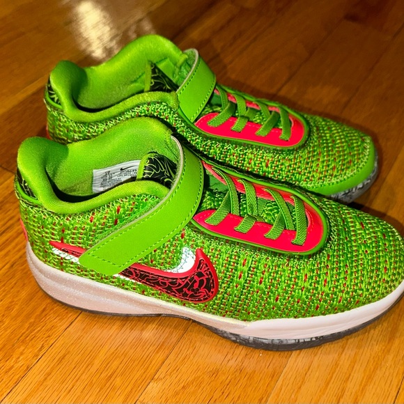 Lebron 20s Size 1 boys - Picture 2 of 5